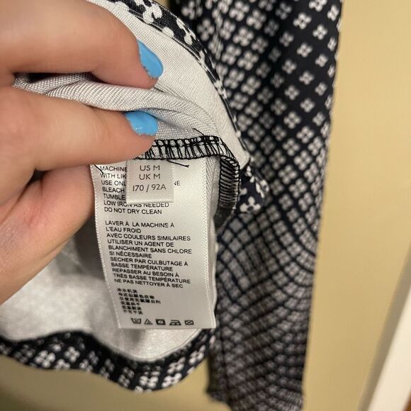 Urban Outfitters UO Black and White Clarissa Printed Plunging Flyaway Top Medium - Picture 7 of 12